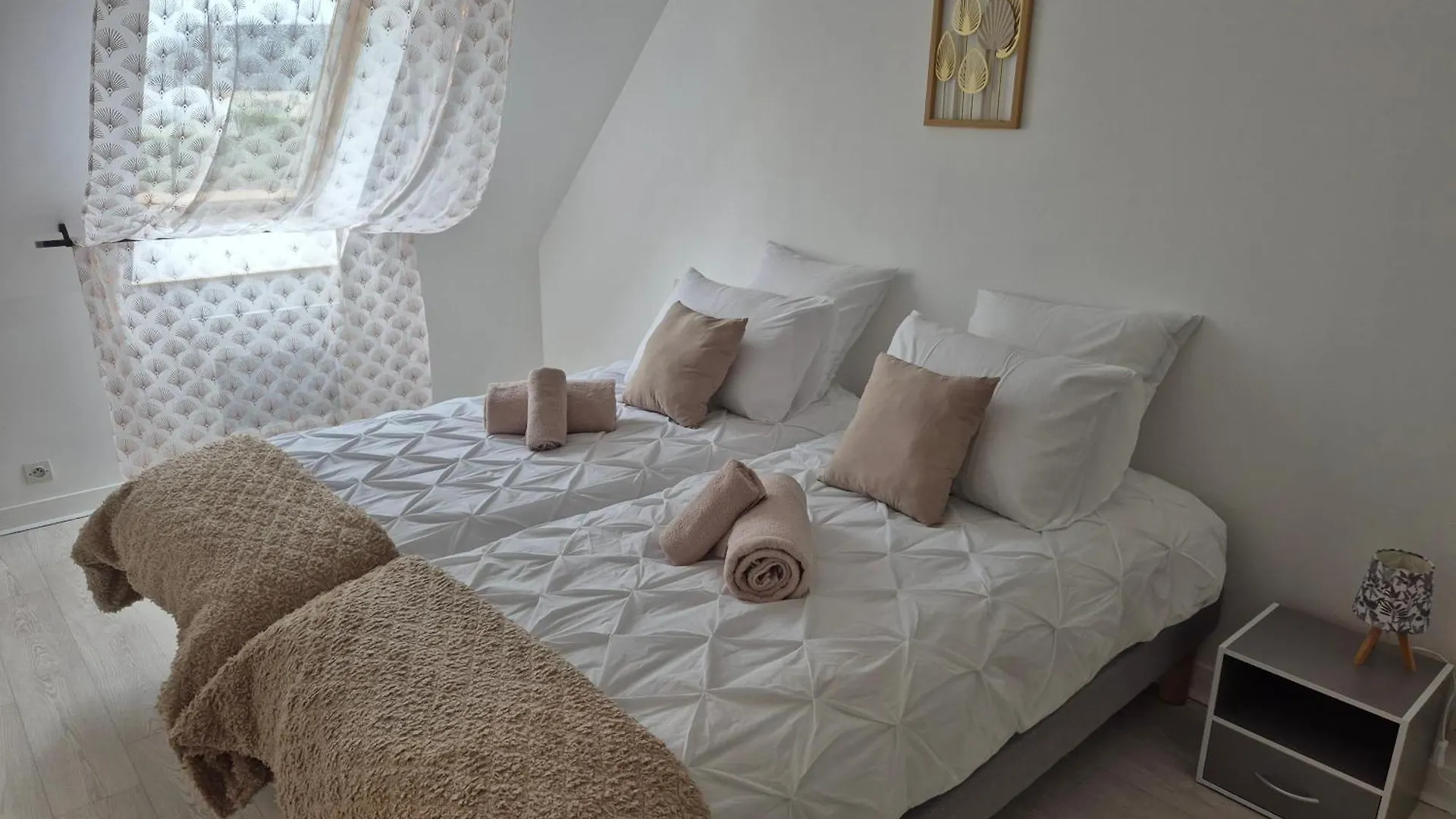 مبيت وإفطار Le Cloitre-Saint-Thegonnec Chez Ninie 0*,  فرنسا